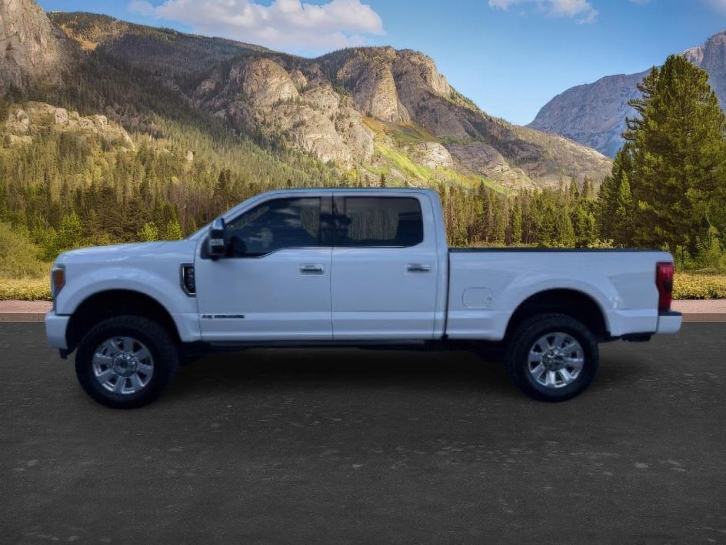2018 WHITE /Black Ford F-350 (1FT8W3BT1JE) with an Powerstroke 67L V-8 diesel direct injection engine, Automatic transmission, located at 1175 N Woodruff Ave, Idaho Falls, ID, 83401, 43.506901, -111.999657 - At Timberline Auto, finding a great deal on your next vehicle is always easy! Our experienced sales staff's goal is to help find you the right vehicle at the right price! Our knowledgeable finance department has options for almost any credit score. We offer extended service contract options to prote - Photo#1