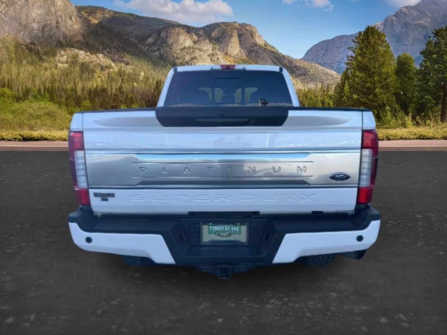 2018 WHITE /Black Ford F-350 (1FT8W3BT1JE) with an Powerstroke 67L V-8 diesel direct injection engine, Automatic transmission, located at 1175 N Woodruff Ave, Idaho Falls, ID, 83401, 43.506901, -111.999657 - At Timberline Auto, finding a great deal on your next vehicle is always easy! Our experienced sales staff's goal is to help find you the right vehicle at the right price! Our knowledgeable finance department has options for almost any credit score. We offer extended service contract options to prote - Photo#3