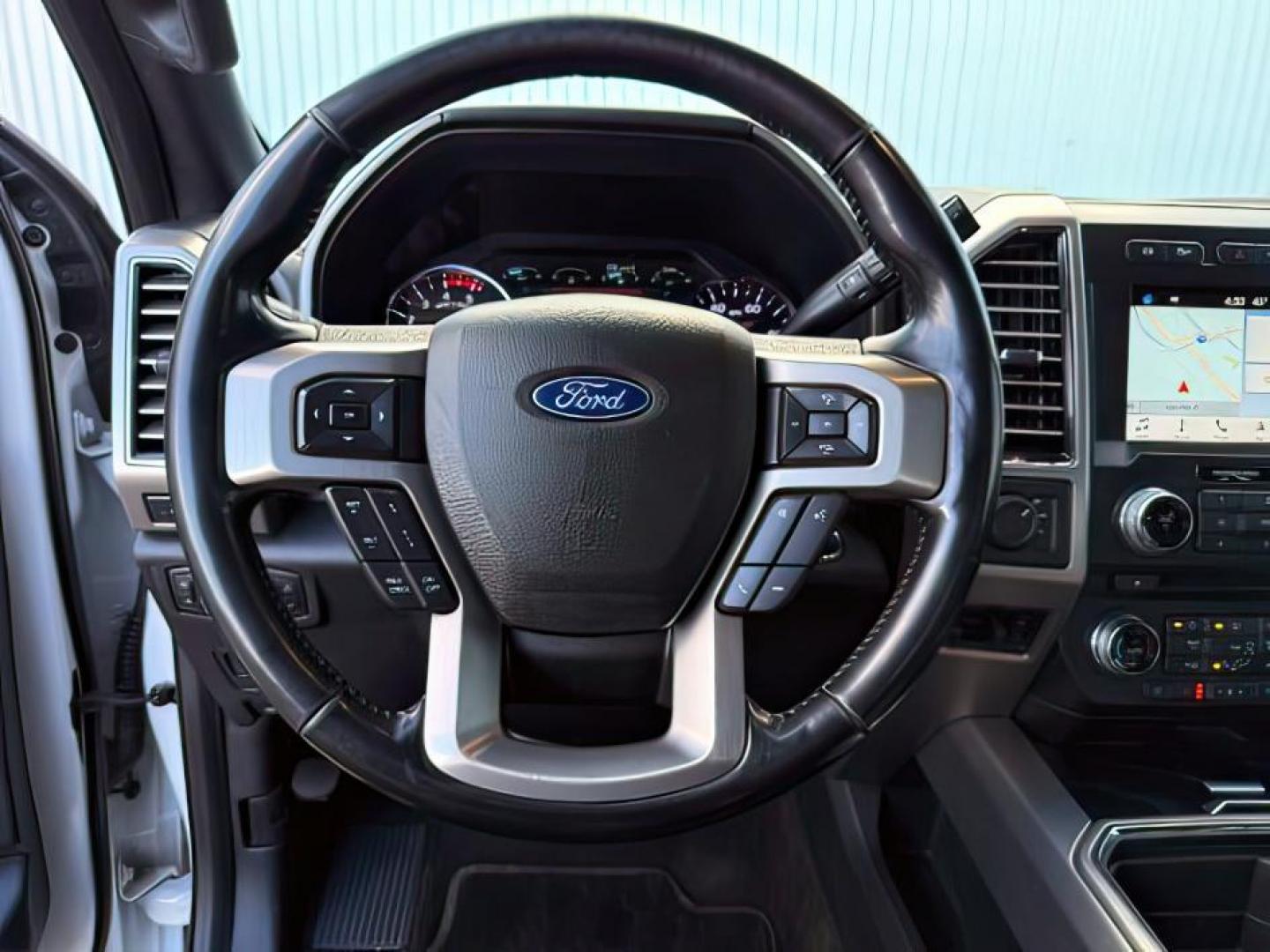 2018 WHITE /Black Ford F-350 (1FT8W3BT1JE) with an Powerstroke 67L V-8 diesel direct injection engine, Automatic transmission, located at 1175 N Woodruff Ave, Idaho Falls, ID, 83401, 43.506901, -111.999657 - At Timberline Auto, finding a great deal on your next vehicle is always easy! Our experienced sales staff's goal is to help find you the right vehicle at the right price! Our knowledgeable finance department has options for almost any credit score. We offer extended service contract options to prote - Photo#14