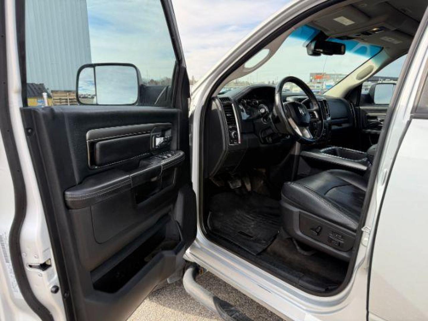 2018 SILVER /Black Ram 3500 (3C63R3EL4JG) with an Cummins 67L I-6 diesel direct injection engine, Automatic transmission, located at 1175 N Woodruff Ave, Idaho Falls, ID, 83401, 43.506901, -111.999657 - At Timberline Auto, finding a great deal on your next vehicle is always easy! Our experienced sales staff's goal is to help find you the right vehicle at the right price! Our knowledgeable finance department has options for almost any credit score. We offer extended service contract options to prote - Photo#35