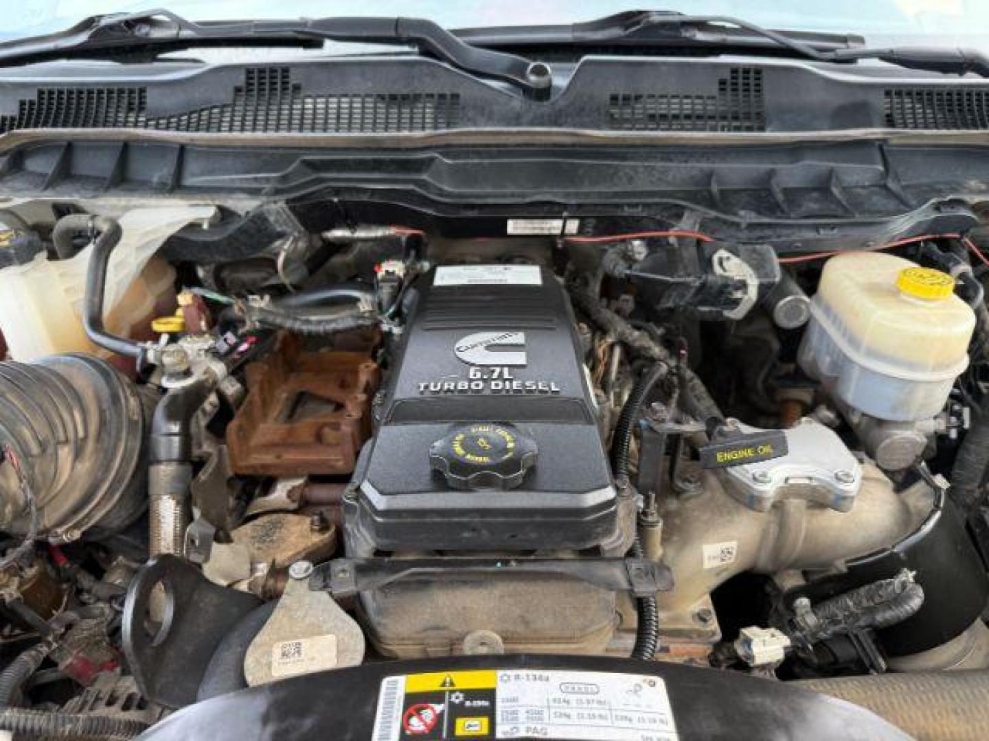 2018 SILVER /Black Ram 3500 (3C63R3EL4JG) with an Cummins 67L I-6 diesel direct injection engine, Automatic transmission, located at 1175 N Woodruff Ave, Idaho Falls, ID, 83401, 43.506901, -111.999657 - At Timberline Auto, finding a great deal on your next vehicle is always easy! Our experienced sales staff's goal is to help find you the right vehicle at the right price! Our knowledgeable finance department has options for almost any credit score. We offer extended service contract options to prote - Photo#49