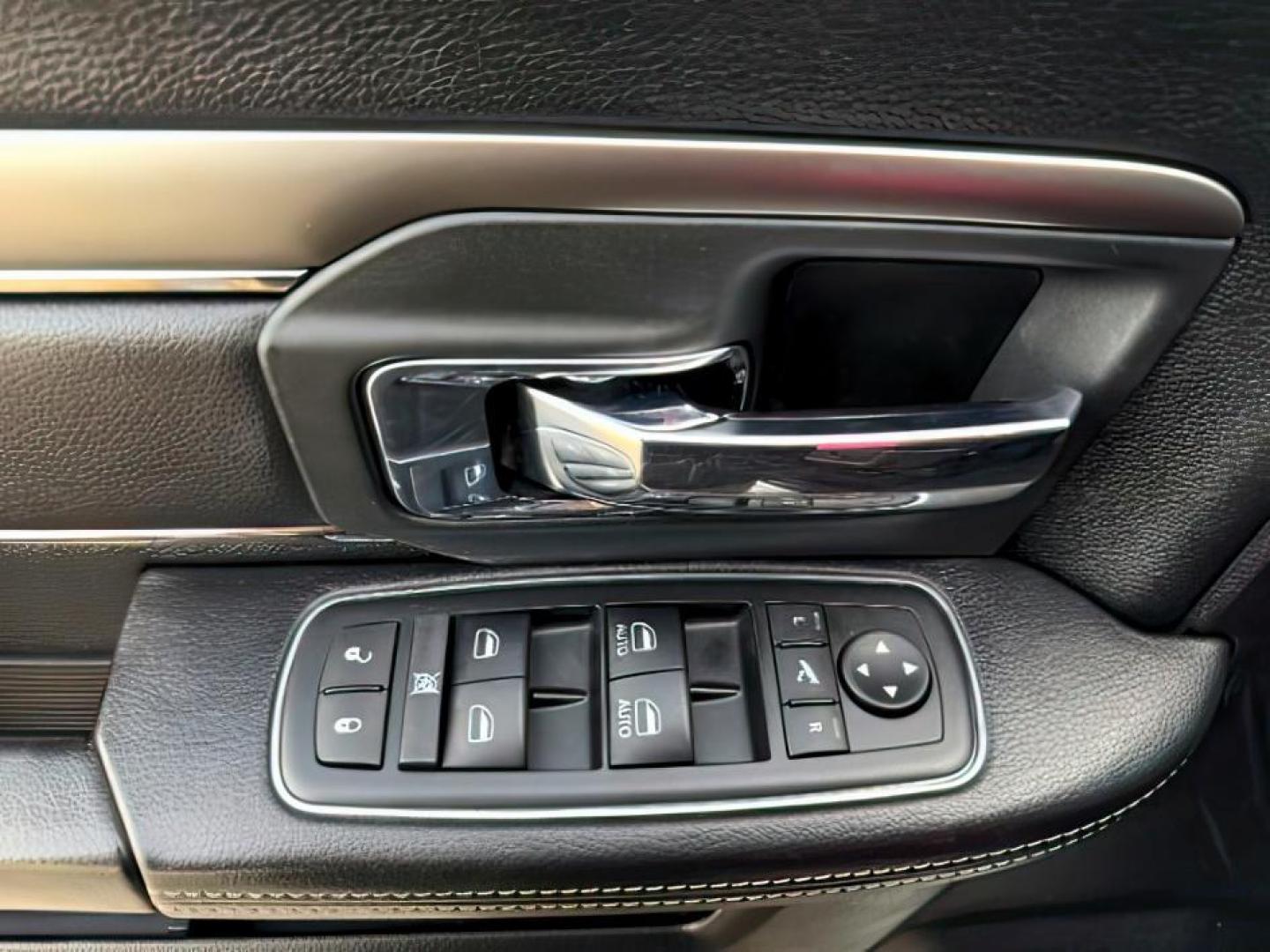 2018 SILVER /Black Ram 3500 (3C63R3EL4JG) with an Cummins 67L I-6 diesel direct injection engine, Automatic transmission, located at 1175 N Woodruff Ave, Idaho Falls, ID, 83401, 43.506901, -111.999657 - At Timberline Auto, finding a great deal on your next vehicle is always easy! Our experienced sales staff's goal is to help find you the right vehicle at the right price! Our knowledgeable finance department has options for almost any credit score. We offer extended service contract options to prote - Photo#20