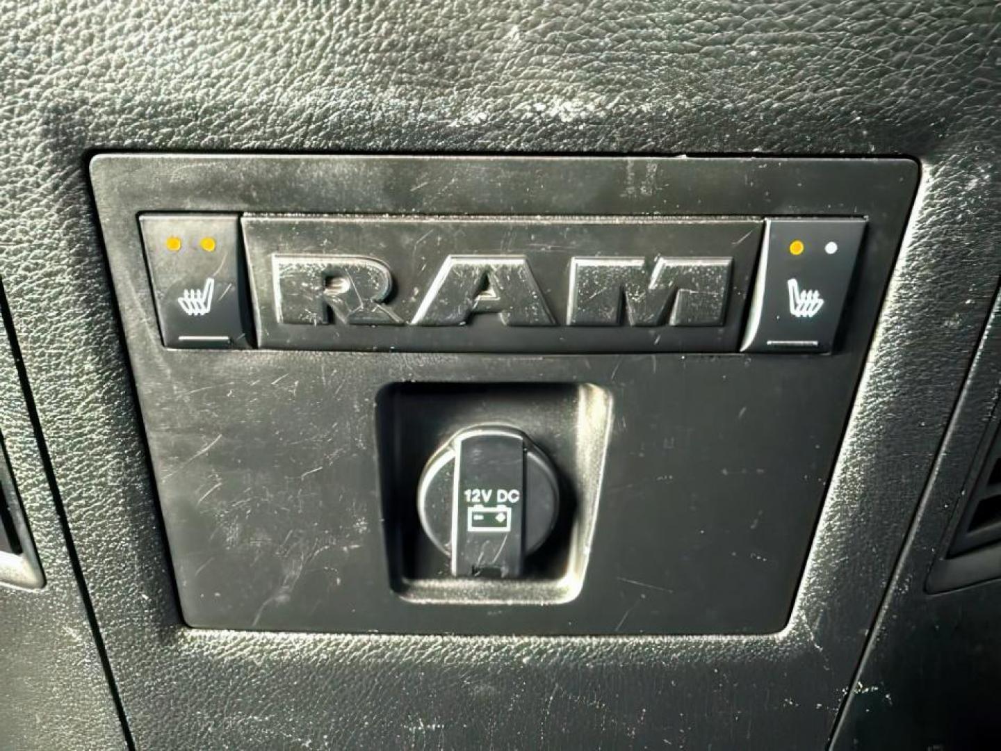 2018 SILVER /Black Ram 3500 (3C63R3EL4JG) with an Cummins 67L I-6 diesel direct injection engine, Automatic transmission, located at 1175 N Woodruff Ave, Idaho Falls, ID, 83401, 43.506901, -111.999657 - At Timberline Auto, finding a great deal on your next vehicle is always easy! Our experienced sales staff's goal is to help find you the right vehicle at the right price! Our knowledgeable finance department has options for almost any credit score. We offer extended service contract options to prote - Photo#22