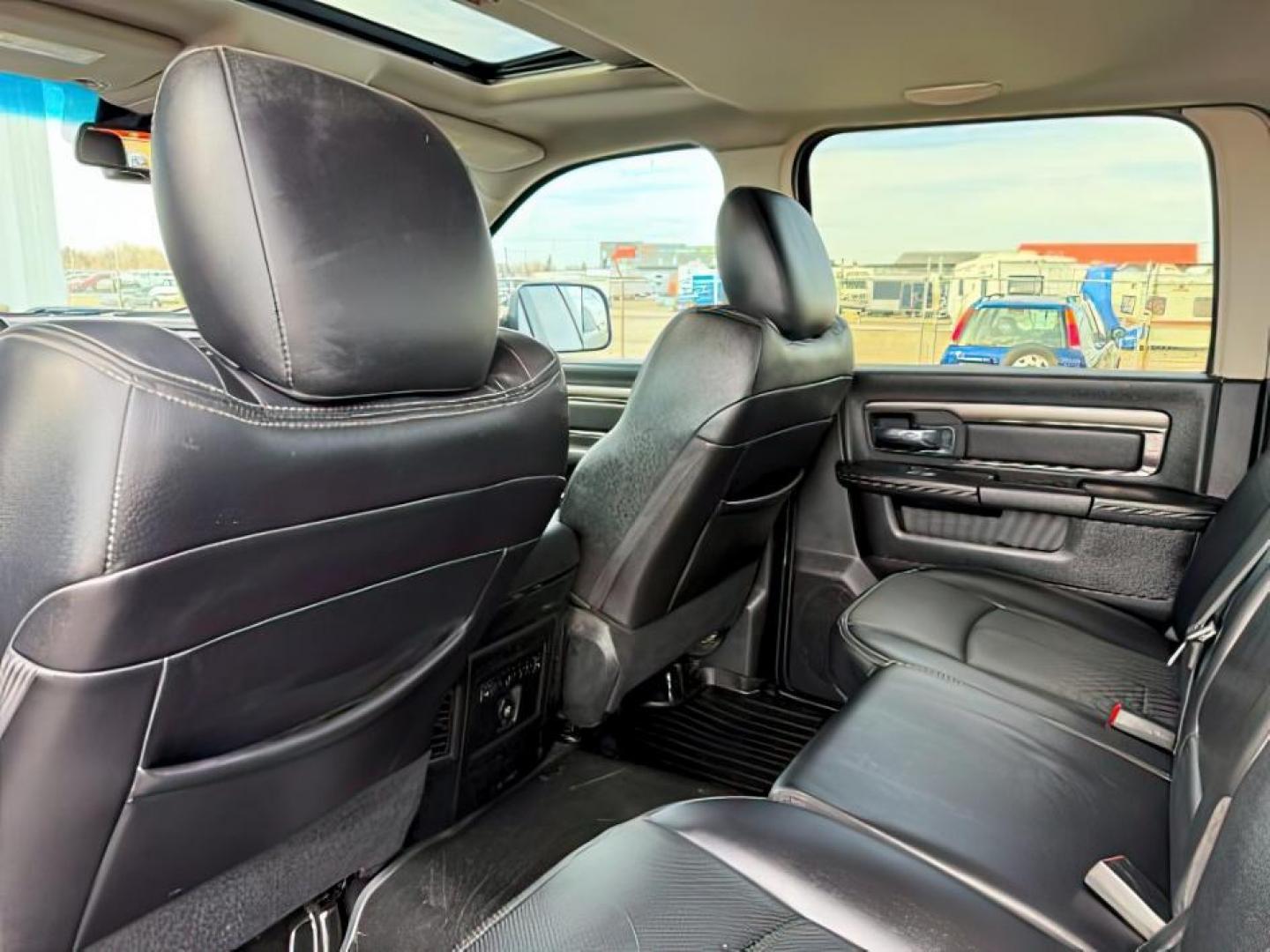 2018 SILVER /Black Ram 3500 (3C63R3EL4JG) with an Cummins 67L I-6 diesel direct injection engine, Automatic transmission, located at 1175 N Woodruff Ave, Idaho Falls, ID, 83401, 43.506901, -111.999657 - At Timberline Auto, finding a great deal on your next vehicle is always easy! Our experienced sales staff's goal is to help find you the right vehicle at the right price! Our knowledgeable finance department has options for almost any credit score. We offer extended service contract options to prote - Photo#23