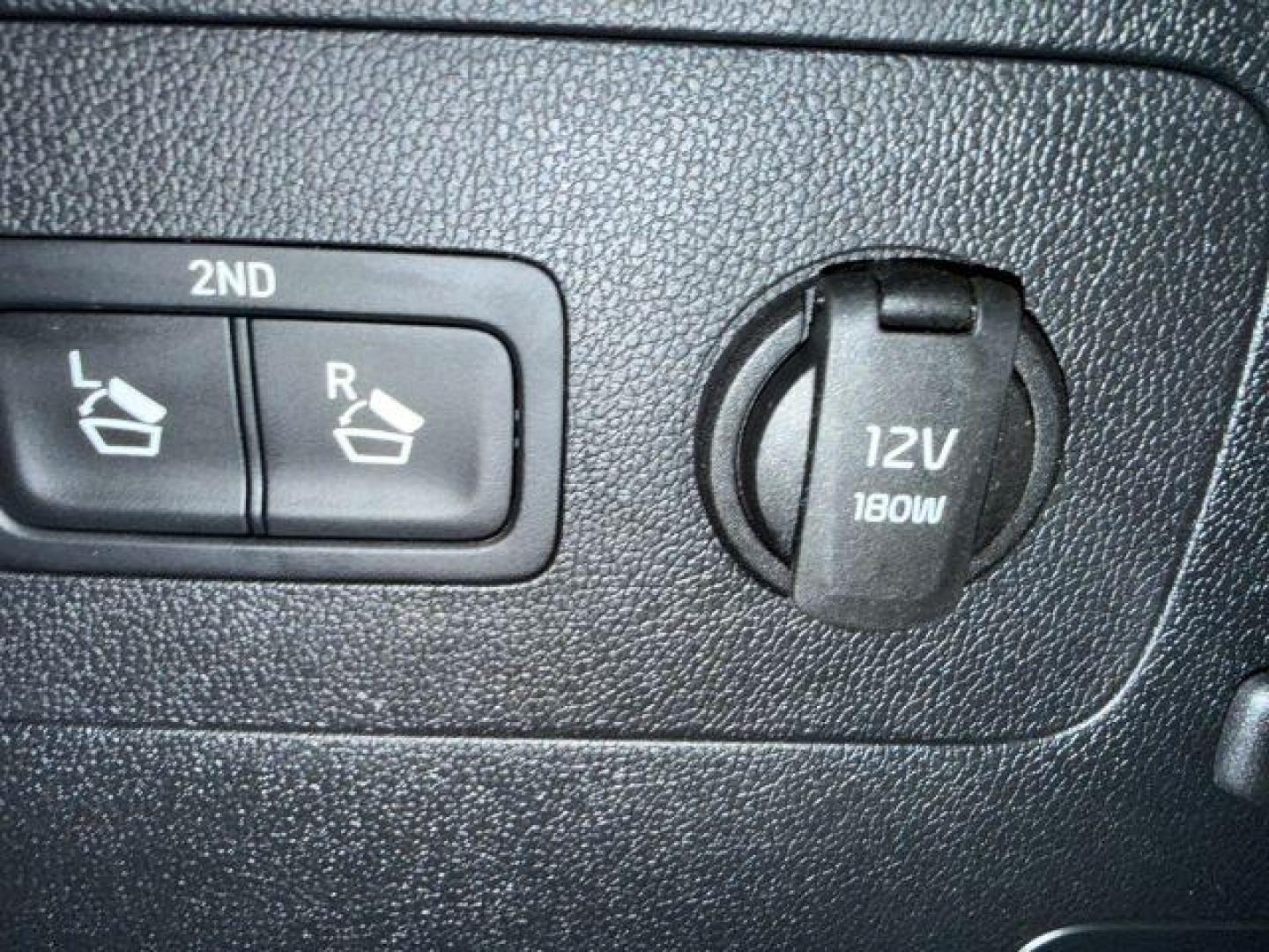 2021 BLUE /Black KIA Sorento (5XYRKDLF5MG) with an 25L I-4 portdirect injection engine, Automatic transmission, located at 1175 N Woodruff Ave, Idaho Falls, ID, 83401, 43.506901, -111.999657 - At Timberline Auto, finding a great deal on your next vehicle is always easy! Our experienced sales staff's goal is to help find you the right vehicle at the right price! Our knowledgeable finance department has options for almost any credit score. We offer extended service contract options to prote - Photo#33