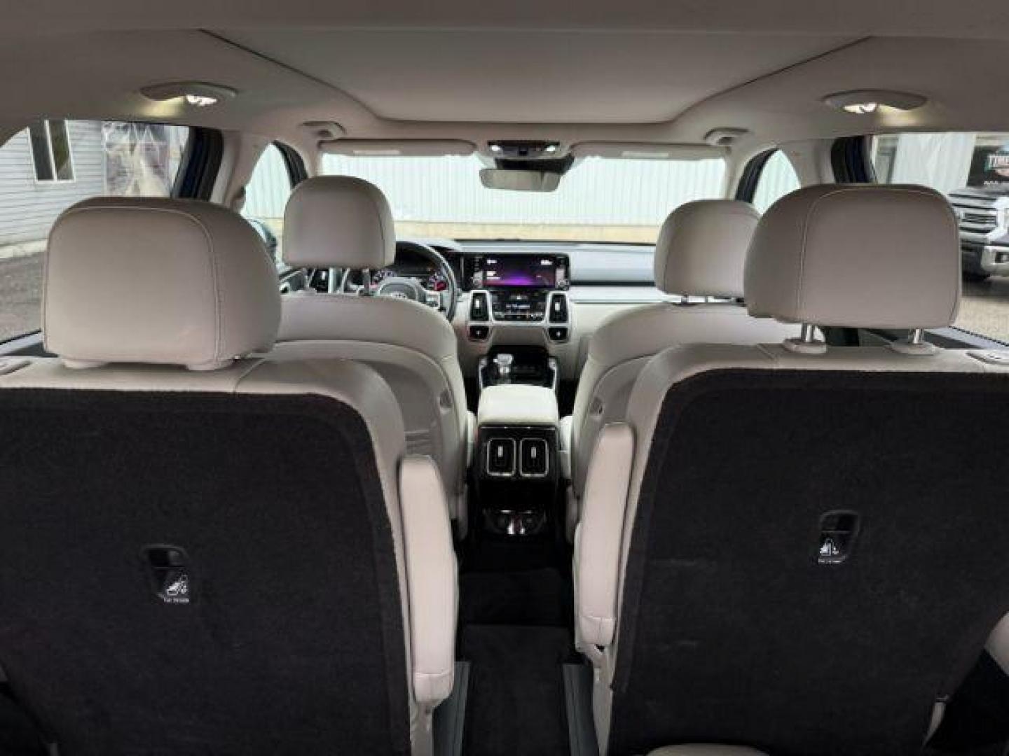 2021 BLUE /Black KIA Sorento (5XYRKDLF5MG) with an 25L I-4 portdirect injection engine, Automatic transmission, located at 1175 N Woodruff Ave, Idaho Falls, ID, 83401, 43.506901, -111.999657 - At Timberline Auto, finding a great deal on your next vehicle is always easy! Our experienced sales staff's goal is to help find you the right vehicle at the right price! Our knowledgeable finance department has options for almost any credit score. We offer extended service contract options to prote - Photo#34