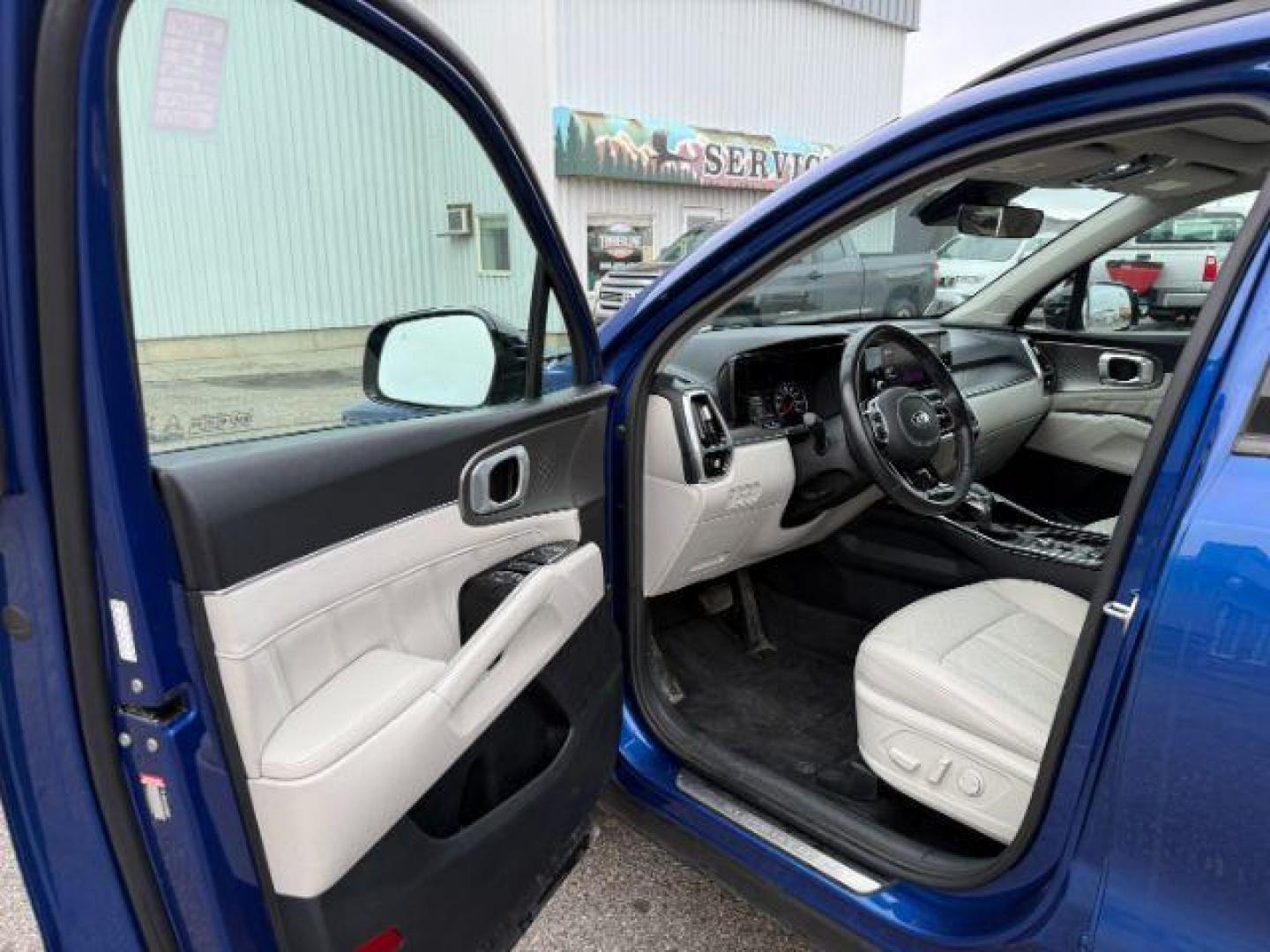 2021 BLUE /Black KIA Sorento (5XYRKDLF5MG) with an 25L I-4 portdirect injection engine, Automatic transmission, located at 1175 N Woodruff Ave, Idaho Falls, ID, 83401, 43.506901, -111.999657 - At Timberline Auto, finding a great deal on your next vehicle is always easy! Our experienced sales staff's goal is to help find you the right vehicle at the right price! Our knowledgeable finance department has options for almost any credit score. We offer extended service contract options to prote - Photo#40