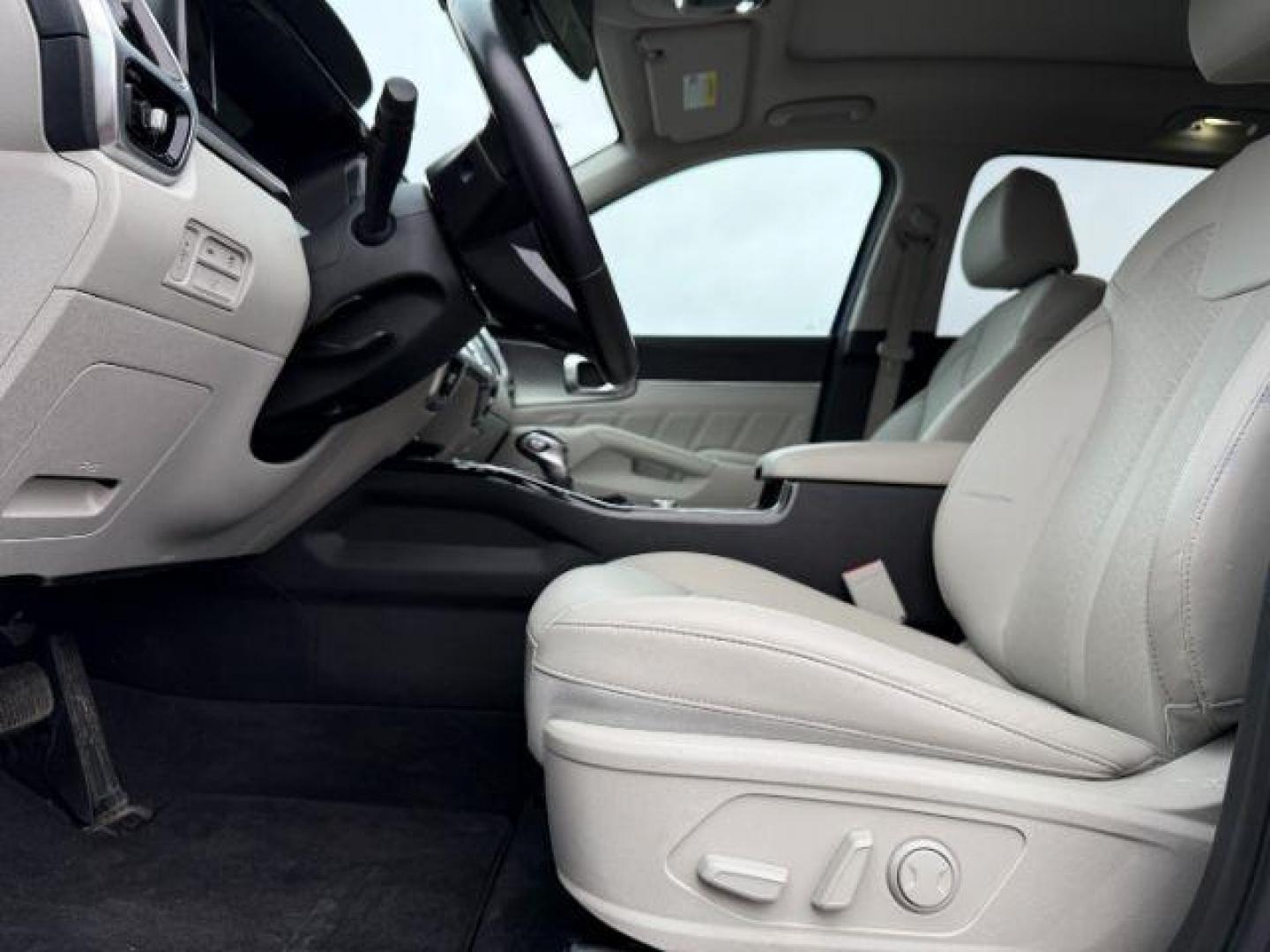 2021 BLUE /Black KIA Sorento (5XYRKDLF5MG) with an 25L I-4 portdirect injection engine, Automatic transmission, located at 1175 N Woodruff Ave, Idaho Falls, ID, 83401, 43.506901, -111.999657 - At Timberline Auto, finding a great deal on your next vehicle is always easy! Our experienced sales staff's goal is to help find you the right vehicle at the right price! Our knowledgeable finance department has options for almost any credit score. We offer extended service contract options to prote - Photo#41