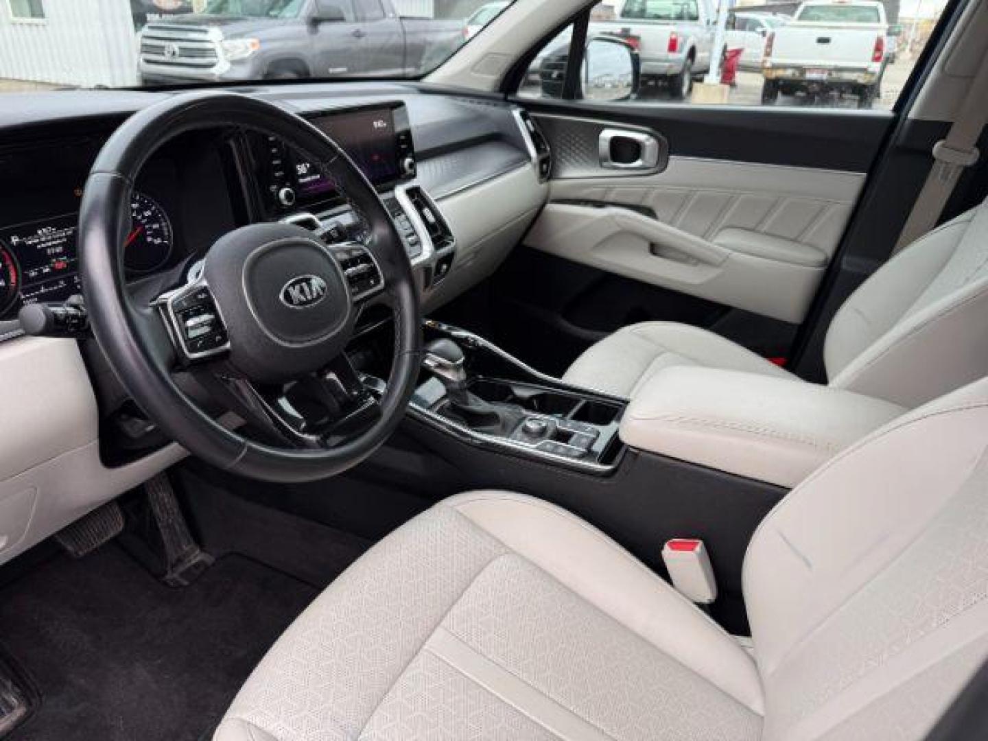 2021 BLUE /Black KIA Sorento (5XYRKDLF5MG) with an 25L I-4 portdirect injection engine, Automatic transmission, located at 1175 N Woodruff Ave, Idaho Falls, ID, 83401, 43.506901, -111.999657 - At Timberline Auto, finding a great deal on your next vehicle is always easy! Our experienced sales staff's goal is to help find you the right vehicle at the right price! Our knowledgeable finance department has options for almost any credit score. We offer extended service contract options to prote - Photo#42