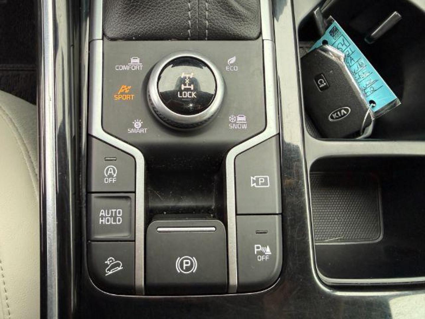 2021 BLUE /Black KIA Sorento (5XYRKDLF5MG) with an 25L I-4 portdirect injection engine, Automatic transmission, located at 1175 N Woodruff Ave, Idaho Falls, ID, 83401, 43.506901, -111.999657 - At Timberline Auto, finding a great deal on your next vehicle is always easy! Our experienced sales staff's goal is to help find you the right vehicle at the right price! Our knowledgeable finance department has options for almost any credit score. We offer extended service contract options to prote - Photo#47