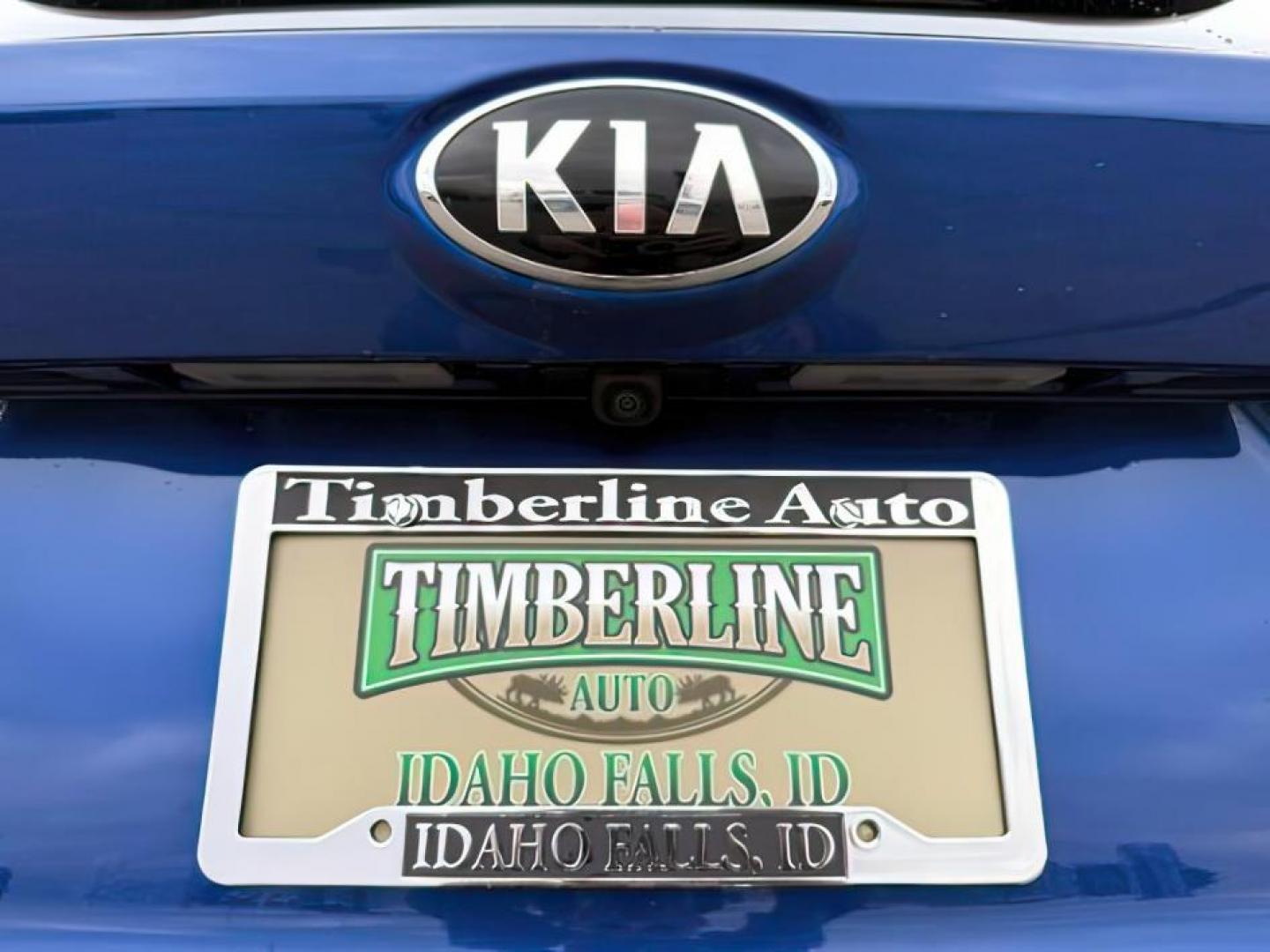 2021 BLUE /Black KIA Sorento (5XYRKDLF5MG) with an 25L I-4 portdirect injection engine, Automatic transmission, located at 1175 N Woodruff Ave, Idaho Falls, ID, 83401, 43.506901, -111.999657 - At Timberline Auto, finding a great deal on your next vehicle is always easy! Our experienced sales staff's goal is to help find you the right vehicle at the right price! Our knowledgeable finance department has options for almost any credit score. We offer extended service contract options to prote - Photo#4