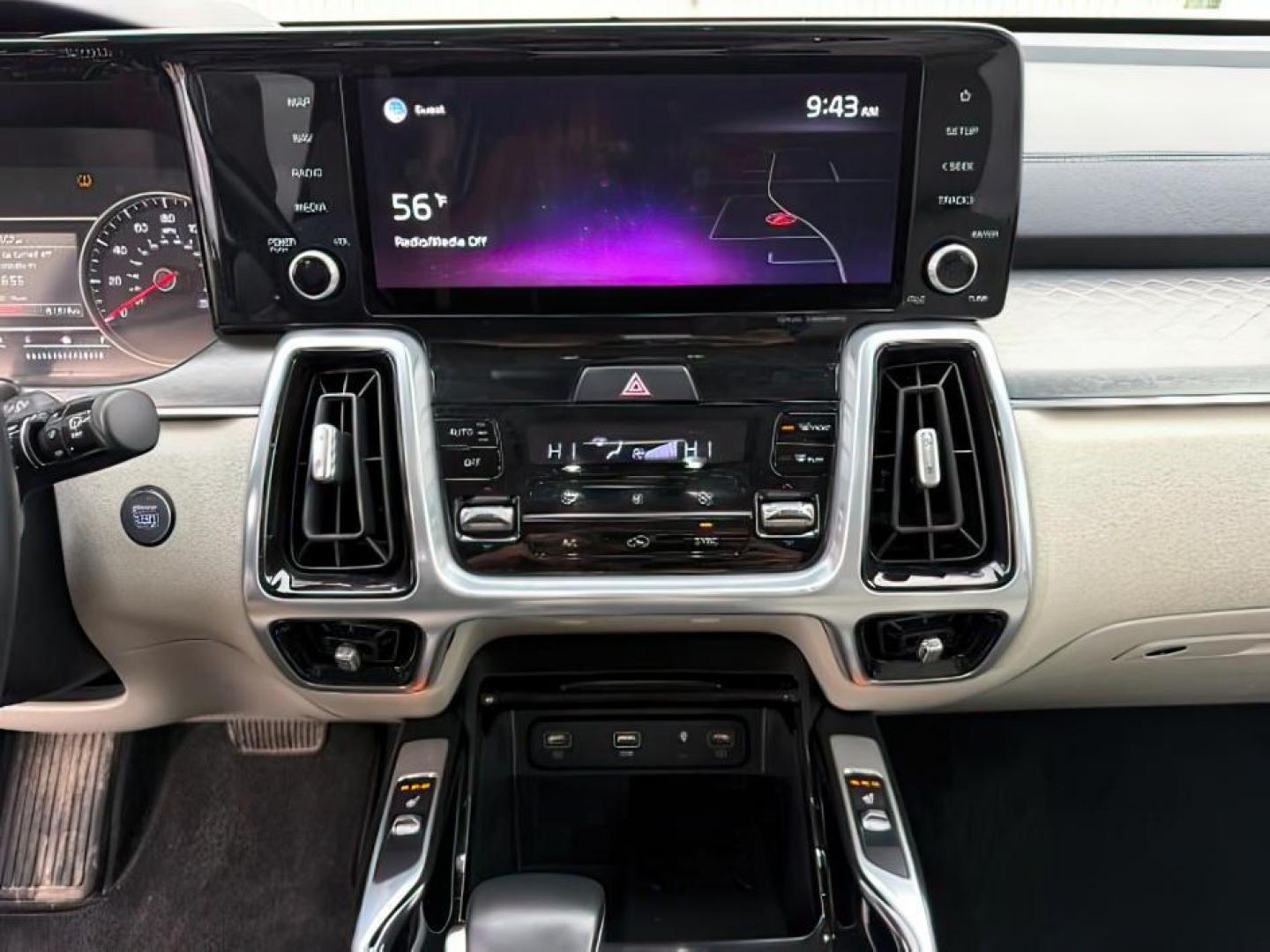 2021 BLUE /Black KIA Sorento (5XYRKDLF5MG) with an 25L I-4 portdirect injection engine, Automatic transmission, located at 1175 N Woodruff Ave, Idaho Falls, ID, 83401, 43.506901, -111.999657 - At Timberline Auto, finding a great deal on your next vehicle is always easy! Our experienced sales staff's goal is to help find you the right vehicle at the right price! Our knowledgeable finance department has options for almost any credit score. We offer extended service contract options to prote - Photo#17