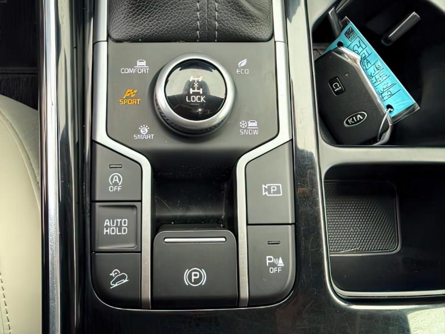 2021 BLUE /Black KIA Sorento (5XYRKDLF5MG) with an 25L I-4 portdirect injection engine, Automatic transmission, located at 1175 N Woodruff Ave, Idaho Falls, ID, 83401, 43.506901, -111.999657 - At Timberline Auto, finding a great deal on your next vehicle is always easy! Our experienced sales staff's goal is to help find you the right vehicle at the right price! Our knowledgeable finance department has options for almost any credit score. We offer extended service contract options to prote - Photo#20