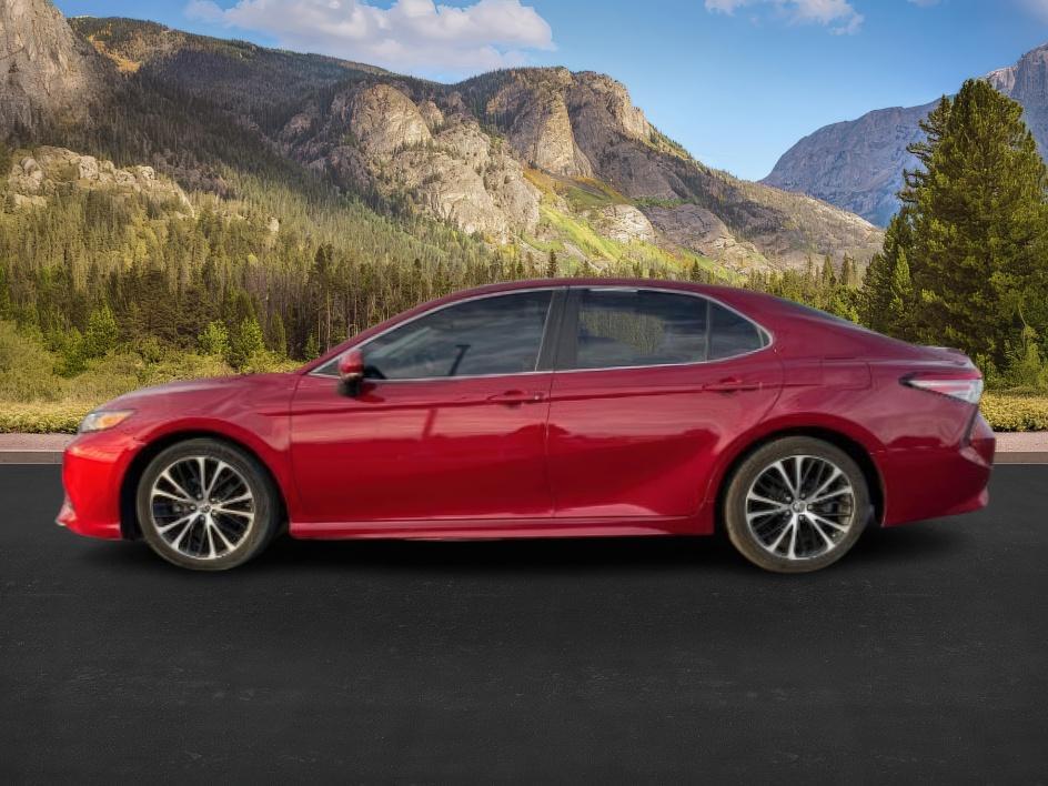 photo of 2018 Toyota Camry SE