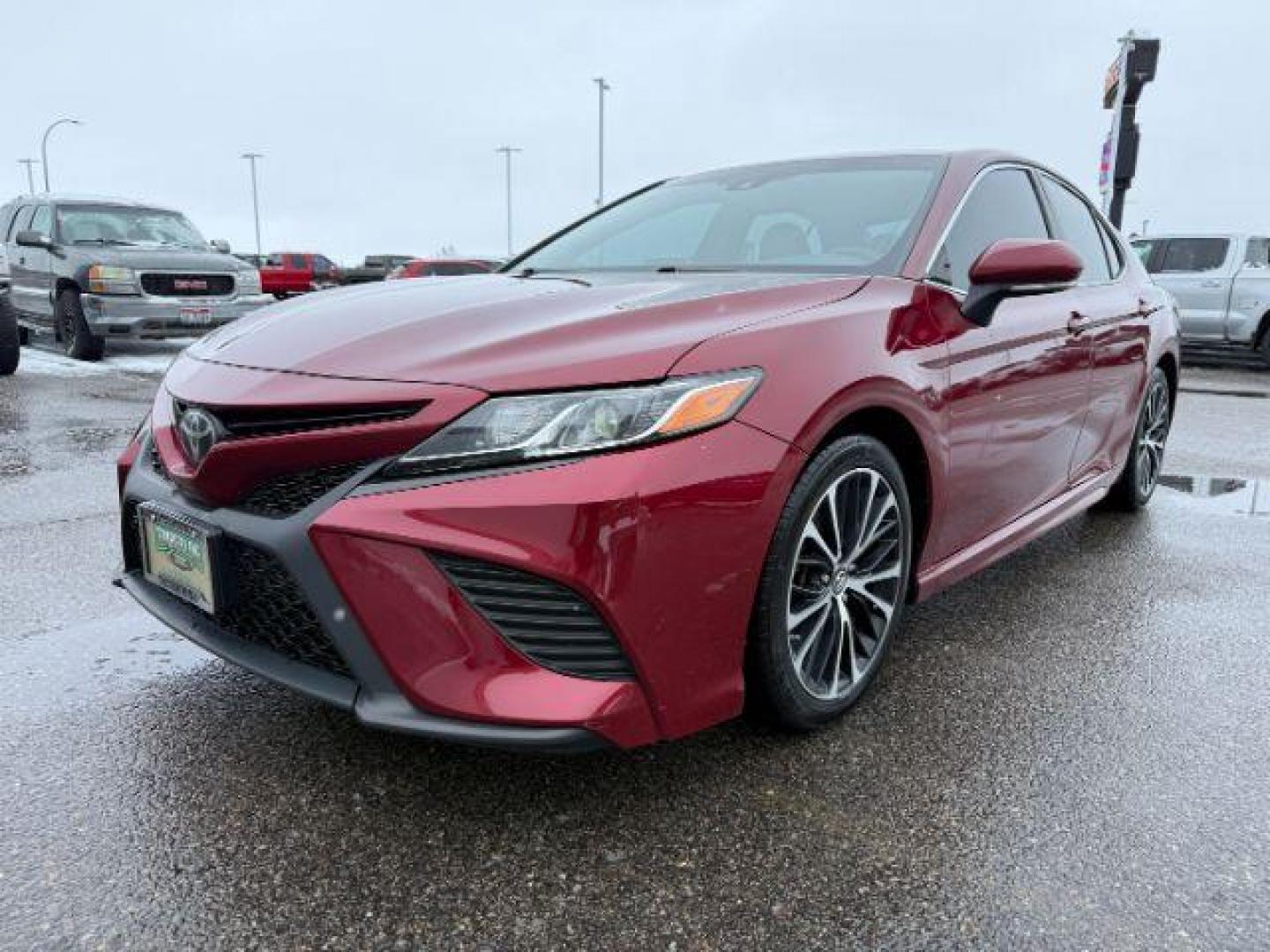 2018 RED /Black Toyota Camry (4T1B11HK6JU) with an 25L I-4 portdirect injection engine, Automatic transmission, located at 1175 N Woodruff Ave, Idaho Falls, ID, 83401, 43.506901, -111.999657 - At Timberline Auto, finding a great deal on your next vehicle is always easy! Our experienced sales staff's goal is to help find you the right vehicle at the right price! Our knowledgeable finance department has options for almost any credit score. We offer extended service contract options to prote - Photo#1