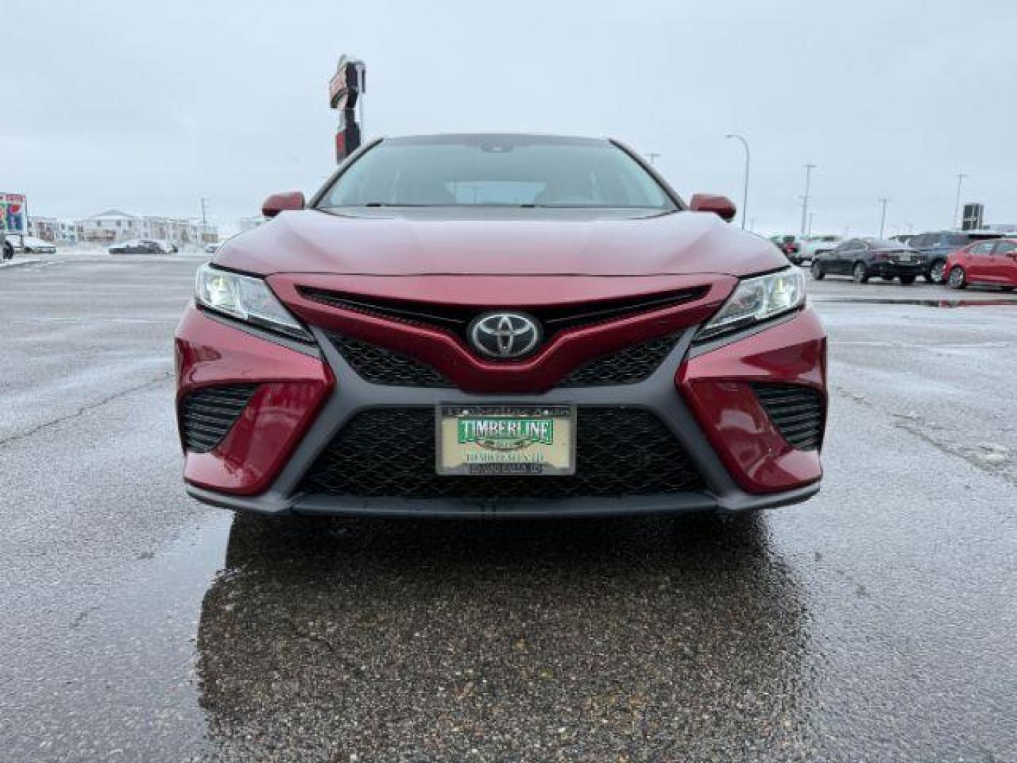 2018 RED /Black Toyota Camry (4T1B11HK6JU) with an 25L I-4 portdirect injection engine, Automatic transmission, located at 1175 N Woodruff Ave, Idaho Falls, ID, 83401, 43.506901, -111.999657 - At Timberline Auto, finding a great deal on your next vehicle is always easy! Our experienced sales staff's goal is to help find you the right vehicle at the right price! Our knowledgeable finance department has options for almost any credit score. We offer extended service contract options to prote - Photo#9