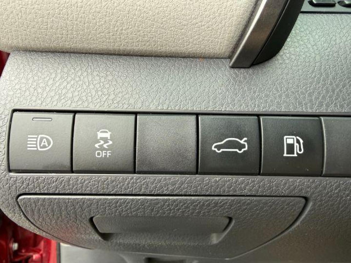 2018 RED /Black Toyota Camry (4T1B11HK6JU) with an 25L I-4 portdirect injection engine, Automatic transmission, located at 1175 N Woodruff Ave, Idaho Falls, ID, 83401, 43.506901, -111.999657 - At Timberline Auto, finding a great deal on your next vehicle is always easy! Our experienced sales staff's goal is to help find you the right vehicle at the right price! Our knowledgeable finance department has options for almost any credit score. We offer extended service contract options to prote - Photo#18