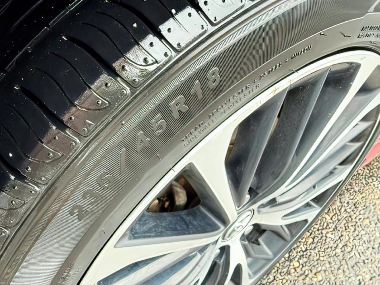 2018 RED /Black Toyota Camry (4T1B11HK6JU) with an 25L I-4 portdirect injection engine, Automatic transmission, located at 1175 N Woodruff Ave, Idaho Falls, ID, 83401, 43.506901, -111.999657 - At Timberline Auto, finding a great deal on your next vehicle is always easy! Our experienced sales staff's goal is to help find you the right vehicle at the right price! Our knowledgeable finance department has options for almost any credit score. We offer extended service contract options to prote - Photo#9