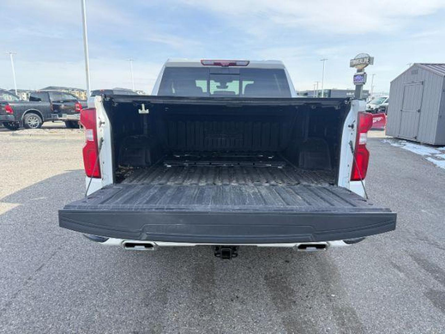 2021 WHITE /Jet Black Chevrolet Silverado 1500 (1GCUYHET4MZ) with an Duramax 3L I-6 diesel direct injection engine, Automatic transmission, located at 1175 N Woodruff Ave, Idaho Falls, ID, 83401, 43.506901, -111.999657 - At Timberline Auto, finding a great deal on your next vehicle is always easy! Our experienced sales staff's goal is to help find you the right vehicle at the right price! Our knowledgeable finance department has options for almost any credit score. We offer extended service contract options to prote - Photo#34