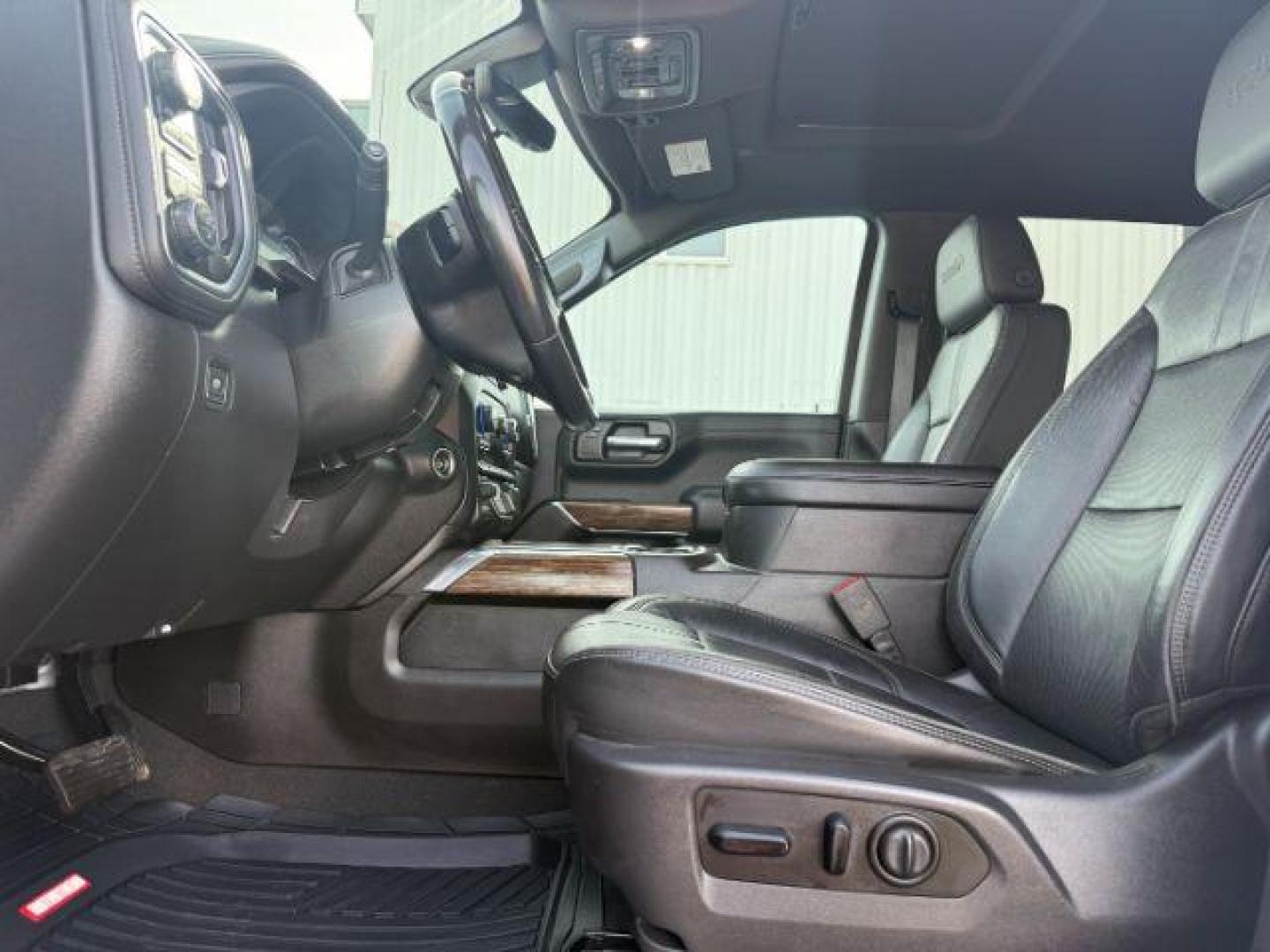 2021 WHITE /Jet Black Chevrolet Silverado 1500 (1GCUYHET4MZ) with an Duramax 3L I-6 diesel direct injection engine, Automatic transmission, located at 1175 N Woodruff Ave, Idaho Falls, ID, 83401, 43.506901, -111.999657 - At Timberline Auto, finding a great deal on your next vehicle is always easy! Our experienced sales staff's goal is to help find you the right vehicle at the right price! Our knowledgeable finance department has options for almost any credit score. We offer extended service contract options to prote - Photo#41