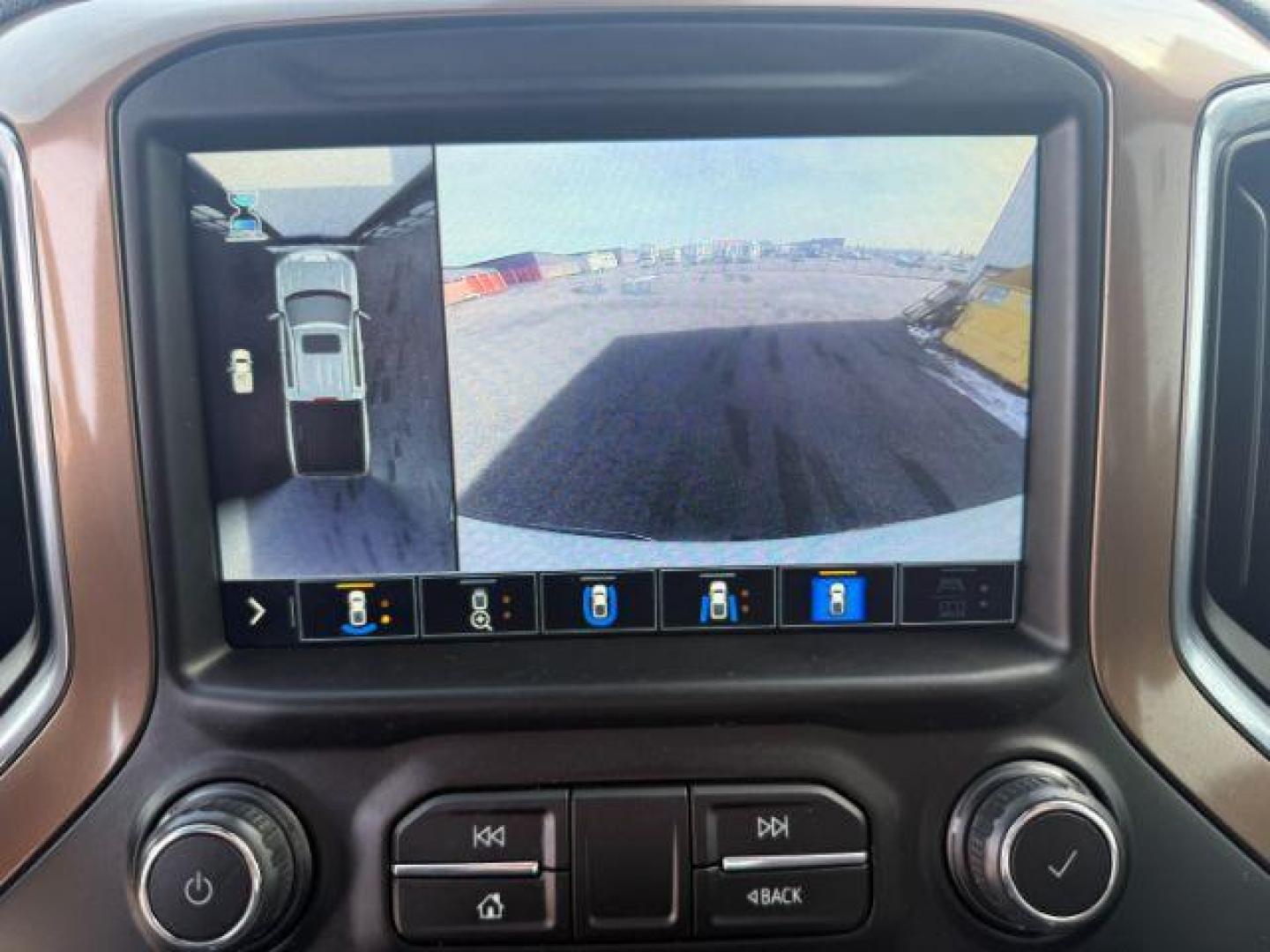 2021 WHITE /Jet Black Chevrolet Silverado 1500 (1GCUYHET4MZ) with an Duramax 3L I-6 diesel direct injection engine, Automatic transmission, located at 1175 N Woodruff Ave, Idaho Falls, ID, 83401, 43.506901, -111.999657 - At Timberline Auto, finding a great deal on your next vehicle is always easy! Our experienced sales staff's goal is to help find you the right vehicle at the right price! Our knowledgeable finance department has options for almost any credit score. We offer extended service contract options to prote - Photo#45