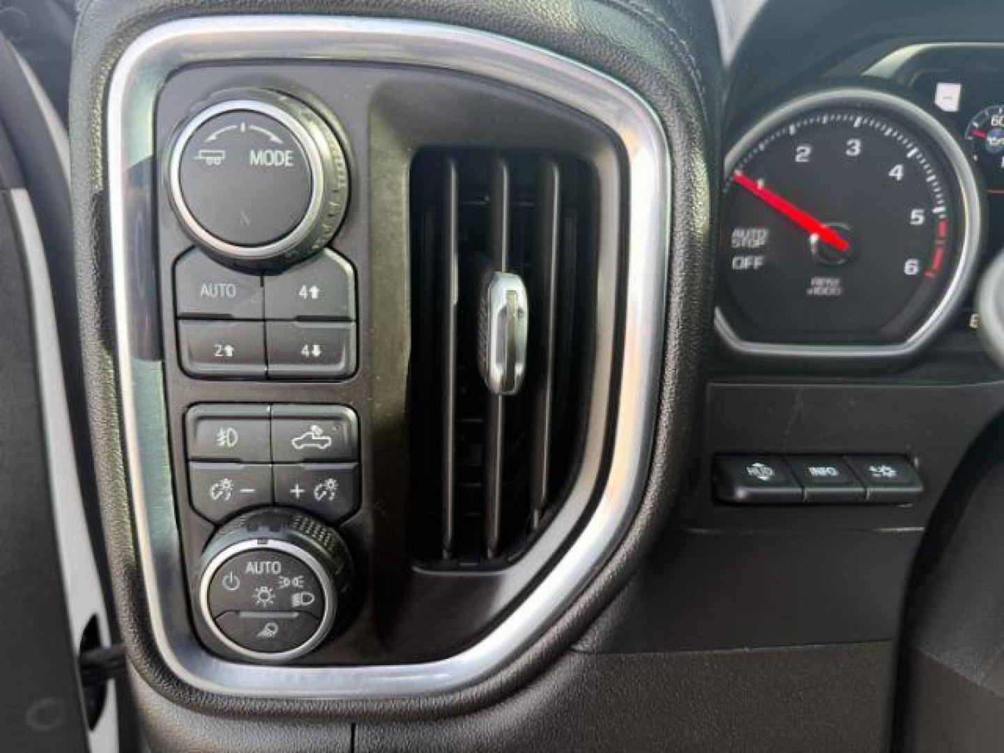 2021 WHITE /Jet Black Chevrolet Silverado 1500 (1GCUYHET4MZ) with an Duramax 3L I-6 diesel direct injection engine, Automatic transmission, located at 1175 N Woodruff Ave, Idaho Falls, ID, 83401, 43.506901, -111.999657 - At Timberline Auto, finding a great deal on your next vehicle is always easy! Our experienced sales staff's goal is to help find you the right vehicle at the right price! Our knowledgeable finance department has options for almost any credit score. We offer extended service contract options to prote - Photo#49