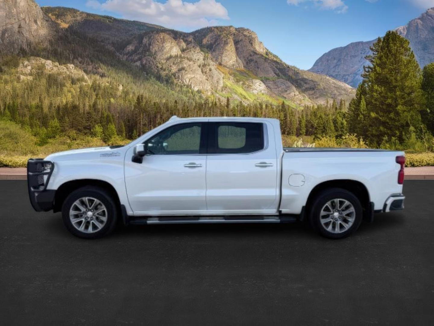 2021 WHITE /Jet Black Chevrolet Silverado 1500 (1GCUYHET4MZ) with an Duramax 3L I-6 diesel direct injection engine, Automatic transmission, located at 1175 N Woodruff Ave, Idaho Falls, ID, 83401, 43.506901, -111.999657 - At Timberline Auto, finding a great deal on your next vehicle is always easy! Our experienced sales staff's goal is to help find you the right vehicle at the right price! Our knowledgeable finance department has options for almost any credit score. We offer extended service contract options to prote - Photo#1