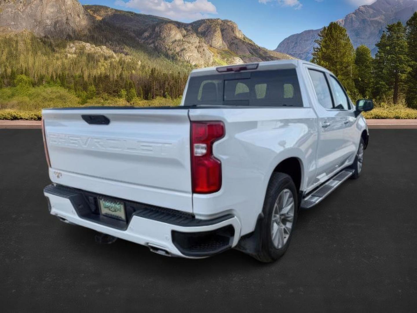 2021 WHITE /Jet Black Chevrolet Silverado 1500 (1GCUYHET4MZ) with an Duramax 3L I-6 diesel direct injection engine, Automatic transmission, located at 1175 N Woodruff Ave, Idaho Falls, ID, 83401, 43.506901, -111.999657 - At Timberline Auto, finding a great deal on your next vehicle is always easy! Our experienced sales staff's goal is to help find you the right vehicle at the right price! Our knowledgeable finance department has options for almost any credit score. We offer extended service contract options to prote - Photo#6
