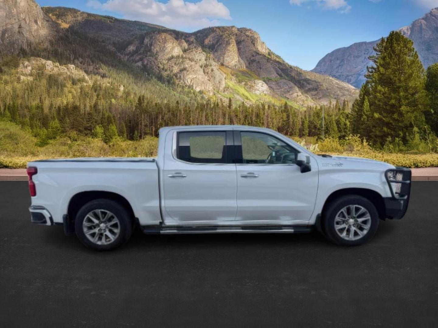 2021 WHITE /Jet Black Chevrolet Silverado 1500 (1GCUYHET4MZ) with an Duramax 3L I-6 diesel direct injection engine, Automatic transmission, located at 1175 N Woodruff Ave, Idaho Falls, ID, 83401, 43.506901, -111.999657 - At Timberline Auto, finding a great deal on your next vehicle is always easy! Our experienced sales staff's goal is to help find you the right vehicle at the right price! Our knowledgeable finance department has options for almost any credit score. We offer extended service contract options to prote - Photo#7