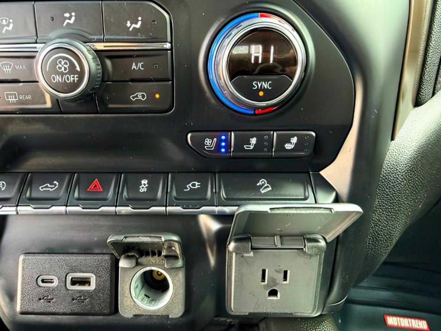 2021 WHITE /Jet Black Chevrolet Silverado 1500 (1GCUYHET4MZ) with an Duramax 3L I-6 diesel direct injection engine, Automatic transmission, located at 1175 N Woodruff Ave, Idaho Falls, ID, 83401, 43.506901, -111.999657 - At Timberline Auto, finding a great deal on your next vehicle is always easy! Our experienced sales staff's goal is to help find you the right vehicle at the right price! Our knowledgeable finance department has options for almost any credit score. We offer extended service contract options to prote - Photo#17