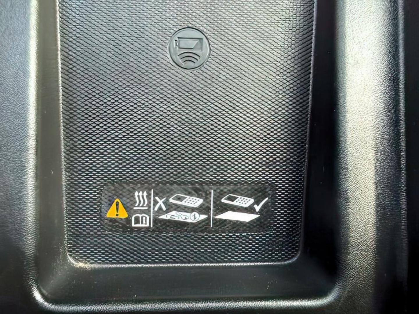 2021 WHITE /Jet Black Chevrolet Silverado 1500 (1GCUYHET4MZ) with an Duramax 3L I-6 diesel direct injection engine, Automatic transmission, located at 1175 N Woodruff Ave, Idaho Falls, ID, 83401, 43.506901, -111.999657 - At Timberline Auto, finding a great deal on your next vehicle is always easy! Our experienced sales staff's goal is to help find you the right vehicle at the right price! Our knowledgeable finance department has options for almost any credit score. We offer extended service contract options to prote - Photo#18