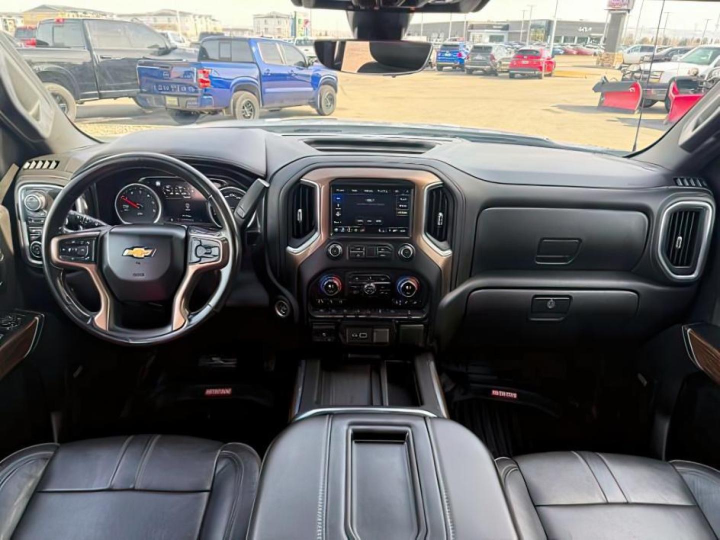 2021 WHITE /Jet Black Chevrolet Silverado 1500 (1GCUYHET4MZ) with an Duramax 3L I-6 diesel direct injection engine, Automatic transmission, located at 1175 N Woodruff Ave, Idaho Falls, ID, 83401, 43.506901, -111.999657 - At Timberline Auto, finding a great deal on your next vehicle is always easy! Our experienced sales staff's goal is to help find you the right vehicle at the right price! Our knowledgeable finance department has options for almost any credit score. We offer extended service contract options to prote - Photo#24
