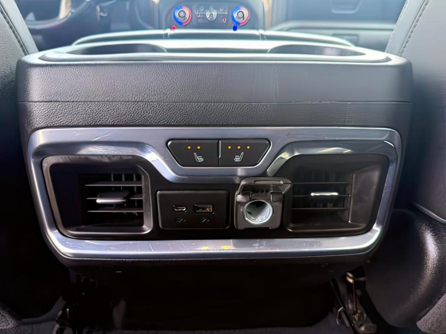 2021 WHITE /Jet Black Chevrolet Silverado 1500 (1GCUYHET4MZ) with an Duramax 3L I-6 diesel direct injection engine, Automatic transmission, located at 1175 N Woodruff Ave, Idaho Falls, ID, 83401, 43.506901, -111.999657 - At Timberline Auto, finding a great deal on your next vehicle is always easy! Our experienced sales staff's goal is to help find you the right vehicle at the right price! Our knowledgeable finance department has options for almost any credit score. We offer extended service contract options to prote - Photo#25