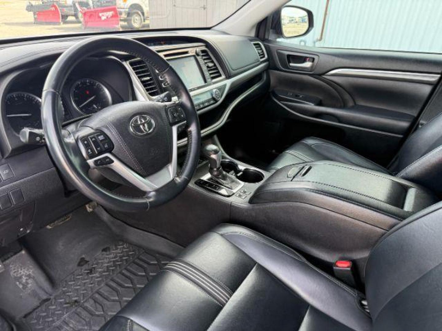 2018 Salsa Red Pearl /Black Toyota Highlander (5TDJZRFHXJS) with an 35L V-6 portdirect injection engine, Automatic transmission, located at 1175 N Woodruff Ave, Idaho Falls, ID, 83401, 43.506901, -111.999657 - At Timberline Auto, finding a great deal on your next vehicle is always easy! Our experienced sales staff's goal is to help find you the right vehicle at the right price! Our knowledgeable finance department has options for almost any credit score. We offer extended service contract options to prote - Photo#43