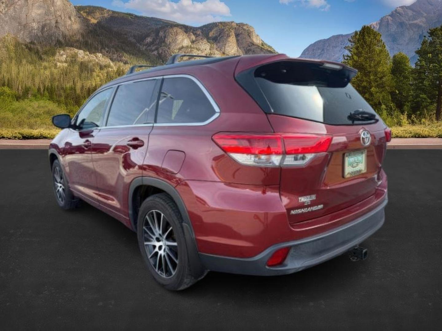 2018 Salsa Red Pearl /Black Toyota Highlander (5TDJZRFHXJS) with an 35L V-6 portdirect injection engine, Automatic transmission, located at 1175 N Woodruff Ave, Idaho Falls, ID, 83401, 43.506901, -111.999657 - At Timberline Auto, finding a great deal on your next vehicle is always easy! Our experienced sales staff's goal is to help find you the right vehicle at the right price! Our knowledgeable finance department has options for almost any credit score. We offer extended service contract options to prote - Photo#2