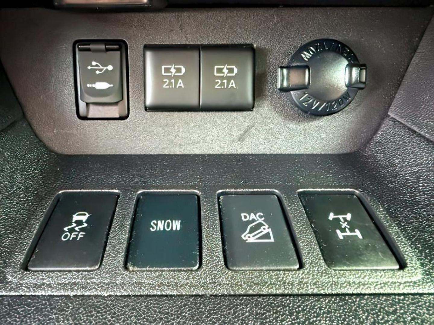 2018 Salsa Red Pearl /Black Toyota Highlander (5TDJZRFHXJS) with an 35L V-6 portdirect injection engine, Automatic transmission, located at 1175 N Woodruff Ave, Idaho Falls, ID, 83401, 43.506901, -111.999657 - At Timberline Auto, finding a great deal on your next vehicle is always easy! Our experienced sales staff's goal is to help find you the right vehicle at the right price! Our knowledgeable finance department has options for almost any credit score. We offer extended service contract options to prote - Photo#19