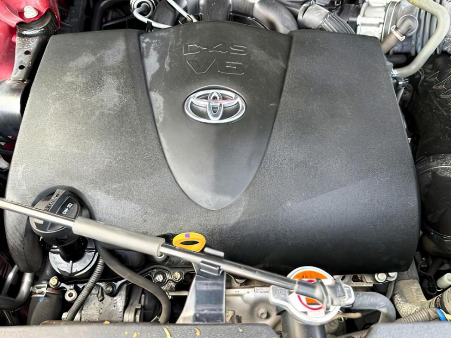 2018 Salsa Red Pearl /Black Toyota Highlander (5TDJZRFHXJS) with an 35L V-6 portdirect injection engine, Automatic transmission, located at 1175 N Woodruff Ave, Idaho Falls, ID, 83401, 43.506901, -111.999657 - At Timberline Auto, finding a great deal on your next vehicle is always easy! Our experienced sales staff's goal is to help find you the right vehicle at the right price! Our knowledgeable finance department has options for almost any credit score. We offer extended service contract options to prote - Photo#27