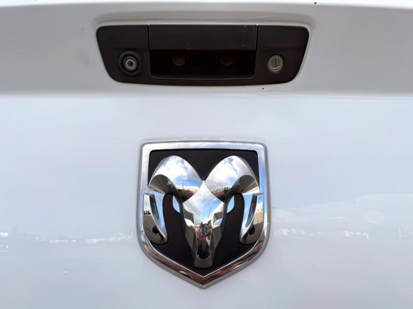 2013 Bright White Clearcoat /Light Frost Beige/Canyon Brown Ram 2500 (3C6UR5GL1DG) with an Cummins 67L I-6 diesel direct injection engine, Automatic transmission, located at 1175 N Woodruff Ave, Idaho Falls, ID, 83401, 43.506901, -111.999657 - At Timberline Auto, finding a great deal on your next vehicle is always easy! Our experienced sales staff's goal is to help find you the right vehicle at the right price! Our knowledgeable finance department has options for almost any credit score. We offer extended service contract options to prote - Photo#4