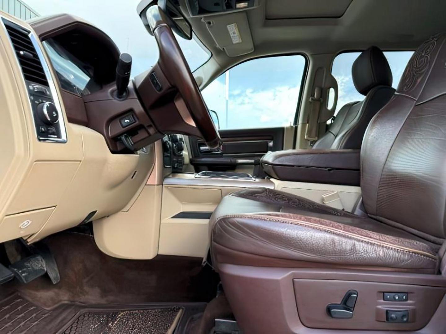 2013 Bright White Clearcoat /Light Frost Beige/Canyon Brown Ram 2500 (3C6UR5GL1DG) with an Cummins 67L I-6 diesel direct injection engine, Automatic transmission, located at 1175 N Woodruff Ave, Idaho Falls, ID, 83401, 43.506901, -111.999657 - At Timberline Auto, finding a great deal on your next vehicle is always easy! Our experienced sales staff's goal is to help find you the right vehicle at the right price! Our knowledgeable finance department has options for almost any credit score. We offer extended service contract options to prote - Photo#14