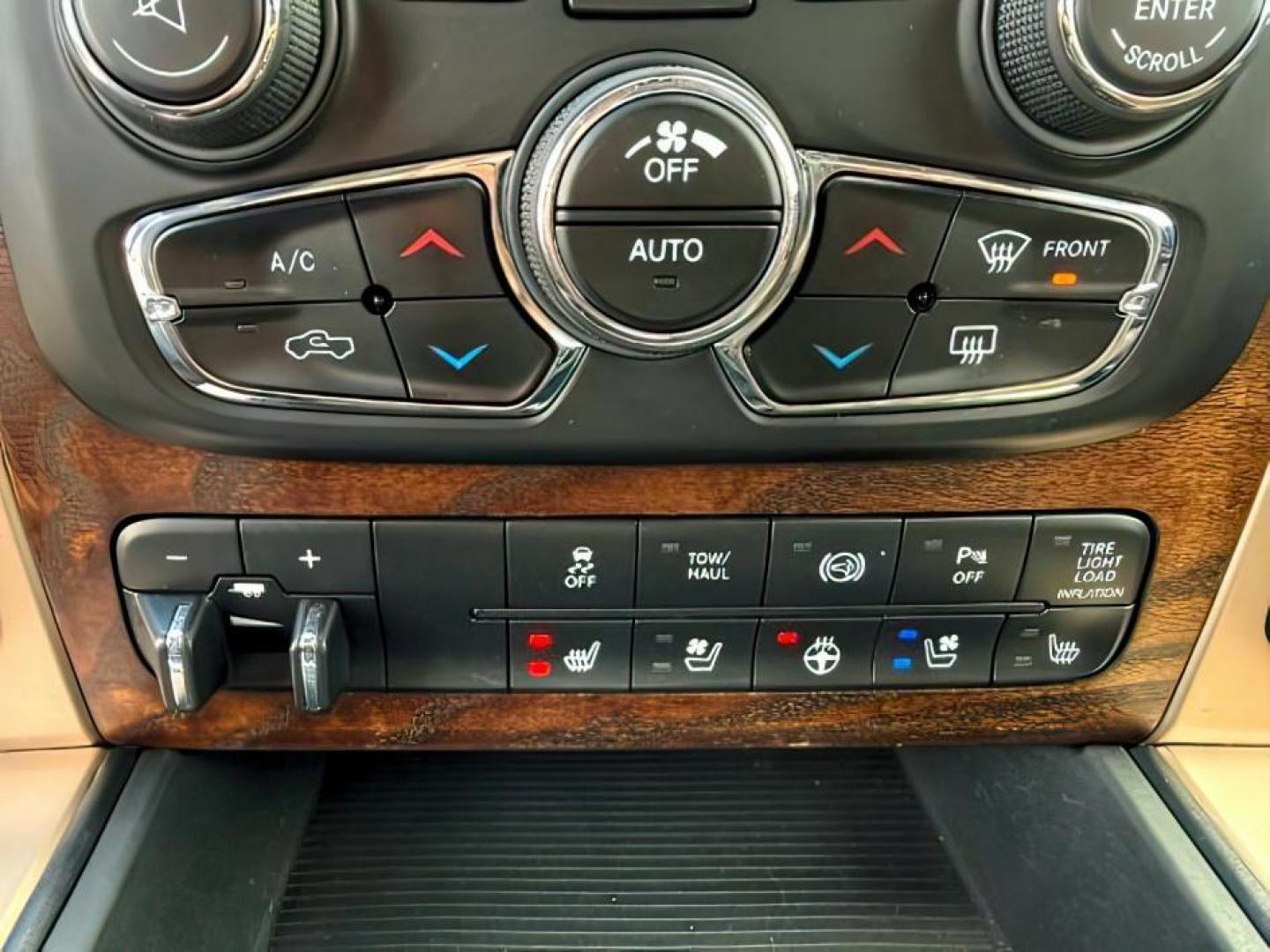 2013 Bright White Clearcoat /Light Frost Beige/Canyon Brown Ram 2500 (3C6UR5GL1DG) with an Cummins 67L I-6 diesel direct injection engine, Automatic transmission, located at 1175 N Woodruff Ave, Idaho Falls, ID, 83401, 43.506901, -111.999657 - At Timberline Auto, finding a great deal on your next vehicle is always easy! Our experienced sales staff's goal is to help find you the right vehicle at the right price! Our knowledgeable finance department has options for almost any credit score. We offer extended service contract options to prote - Photo#19