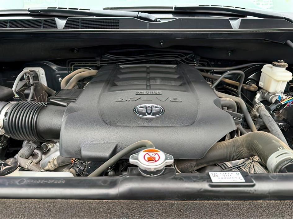 2018 BLACK /LEATHER Toyota Tundra (5TFAY5F14JX) with an I-FORCE 57L V-8 DOHC engine, Automatic transmission, located at 1175 N Woodruff Ave, Idaho Falls, ID, 83401, 43.506901, -111.999657 - At Timberline Auto, finding a great deal on your next vehicle is always easy! Our experienced sales staff's goal is to help find you the right vehicle at the right price! Our knowledgeable finance department has options for almost any credit score. We offer extended service contract options to prote- Photo#24