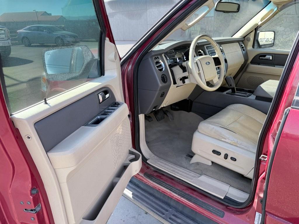 2009 Sangria Red Clearcoat Metallic /Camel Ford Expedition XLT (1FMFU16509L) with an V8, 5.4L engine, 6-Speed Automatic transmission, located at 1175 N Woodruff Ave, Idaho Falls, ID, 83401, 43.506901, -111.999657 - <b>Vehicle Details</b><br>Discover a capable and spacious SUV with this pre-owned 2009 Ford Expedition XLT 4WD, now available in Idaho Falls, ID. Powered by a V8 5.4L Gasoline/E85 engine, this Ford Expedition delivers the strong performance, towing confidence, and everyday versatility drivers want i- Photo#9