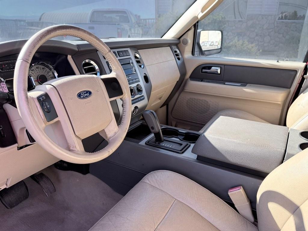 2009 Sangria Red Clearcoat Metallic /Camel Ford Expedition XLT (1FMFU16509L) with an V8, 5.4L engine, 6-Speed Automatic transmission, located at 1175 N Woodruff Ave, Idaho Falls, ID, 83401, 43.506901, -111.999657 - <b>Vehicle Details</b><br>Discover a capable and spacious SUV with this pre-owned 2009 Ford Expedition XLT 4WD, now available in Idaho Falls, ID. Powered by a V8 5.4L Gasoline/E85 engine, this Ford Expedition delivers the strong performance, towing confidence, and everyday versatility drivers want i- Photo#11