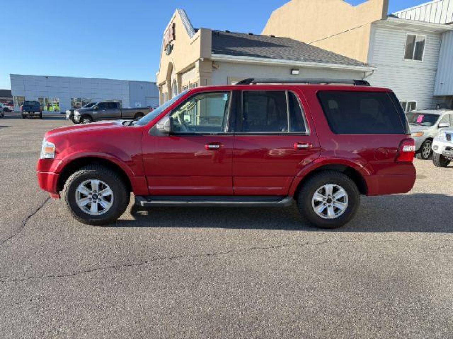 2009 RED /Charcoal Black Cloth Interior Ford Expedition (1FMFU16509L) with an 54L V8 SOHC 16V engine, Automatic transmission, located at 1175 N Woodruff Ave, Idaho Falls, ID, 83401, 43.506901, -111.999657 - At Timberline Auto, finding a great deal on your next vehicle is always easy! Our experienced sales staff's goal is to help find you the right vehicle at the right price! Our knowledgeable finance department has options for almost any credit score. We offer extended service contract options to prote - Photo#24