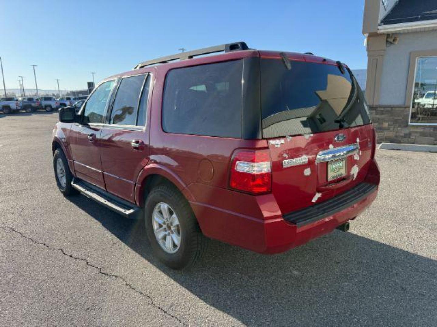 2009 RED /Charcoal Black Cloth Interior Ford Expedition (1FMFU16509L) with an 54L V8 SOHC 16V engine, Automatic transmission, located at 1175 N Woodruff Ave, Idaho Falls, ID, 83401, 43.506901, -111.999657 - At Timberline Auto, finding a great deal on your next vehicle is always easy! Our experienced sales staff's goal is to help find you the right vehicle at the right price! Our knowledgeable finance department has options for almost any credit score. We offer extended service contract options to prote - Photo#25