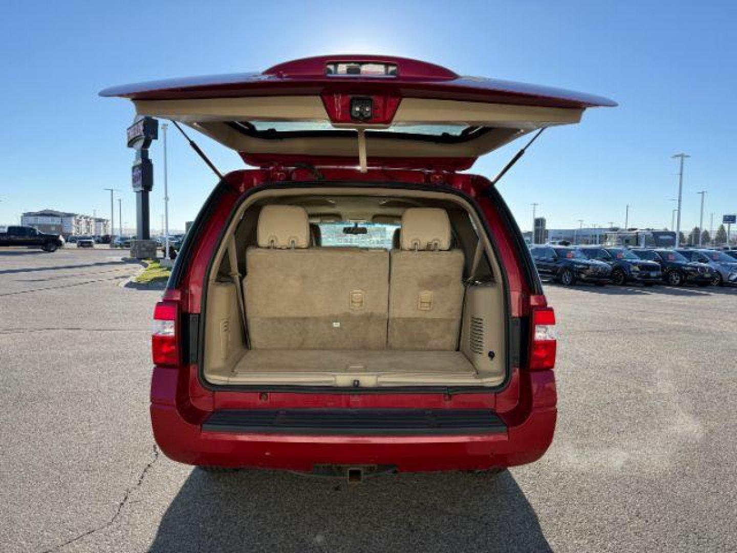 2009 RED /Charcoal Black Cloth Interior Ford Expedition (1FMFU16509L) with an 54L V8 SOHC 16V engine, Automatic transmission, located at 1175 N Woodruff Ave, Idaho Falls, ID, 83401, 43.506901, -111.999657 - At Timberline Auto, finding a great deal on your next vehicle is always easy! Our experienced sales staff's goal is to help find you the right vehicle at the right price! Our knowledgeable finance department has options for almost any credit score. We offer extended service contract options to prote - Photo#26