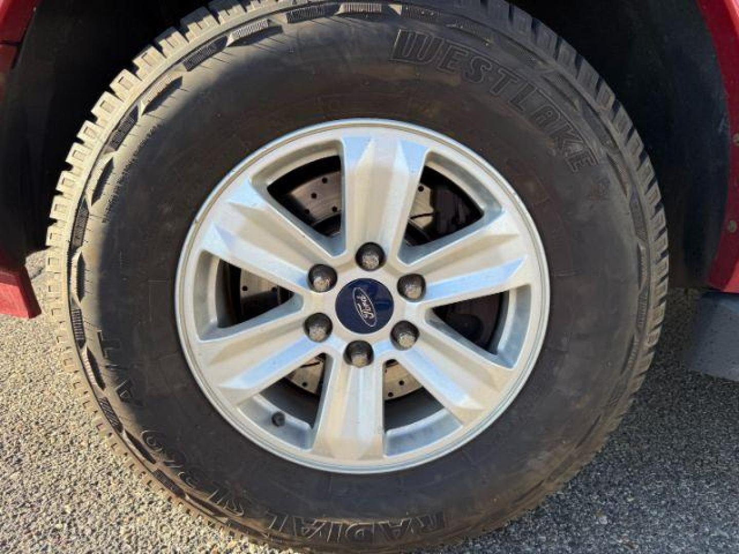 2009 RED /Charcoal Black Cloth Interior Ford Expedition (1FMFU16509L) with an 54L V8 SOHC 16V engine, Automatic transmission, located at 1175 N Woodruff Ave, Idaho Falls, ID, 83401, 43.506901, -111.999657 - At Timberline Auto, finding a great deal on your next vehicle is always easy! Our experienced sales staff's goal is to help find you the right vehicle at the right price! Our knowledgeable finance department has options for almost any credit score. We offer extended service contract options to prote - Photo#32