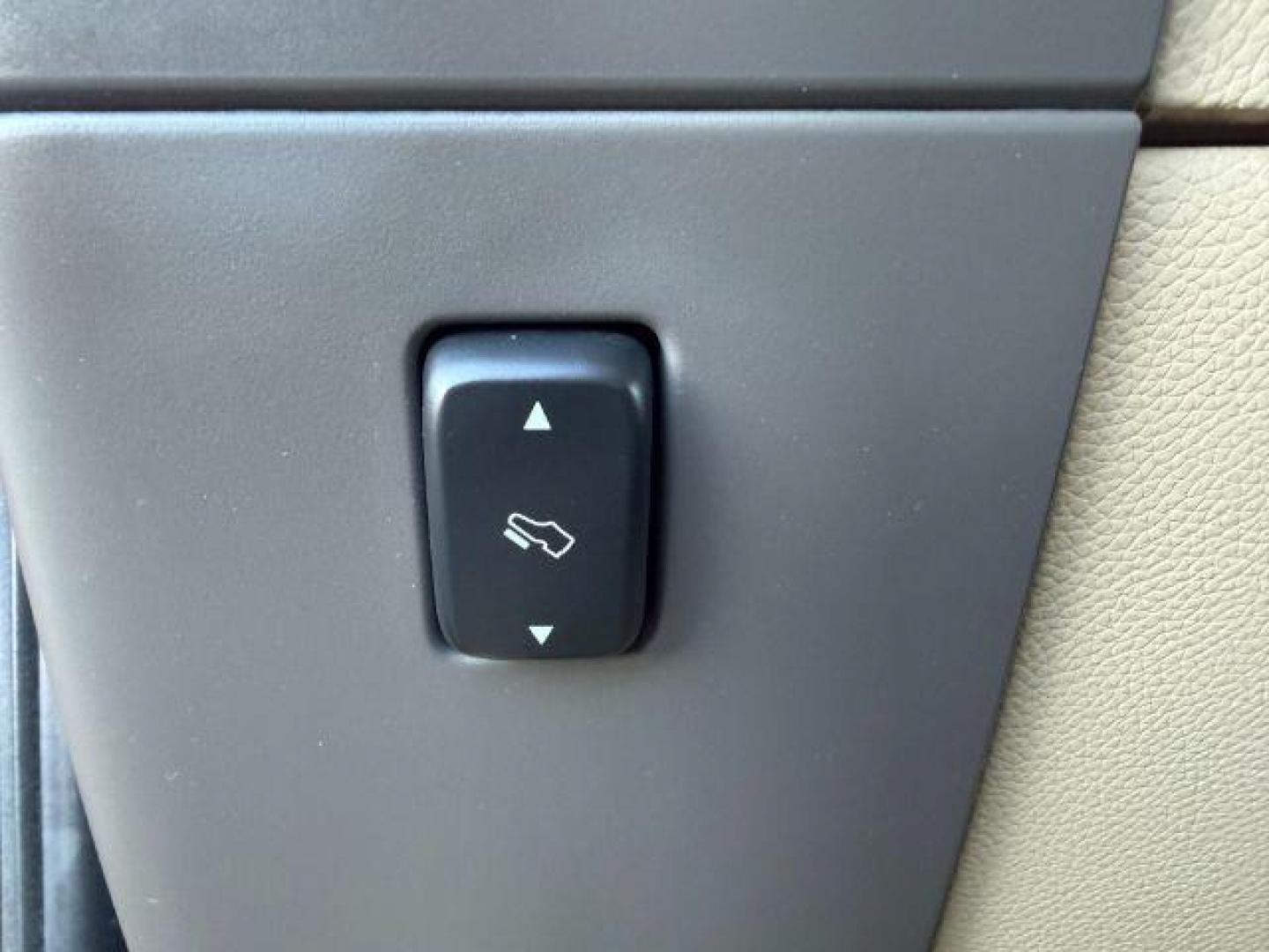 2009 RED /Charcoal Black Cloth Interior Ford Expedition (1FMFU16509L) with an 54L V8 SOHC 16V engine, Automatic transmission, located at 1175 N Woodruff Ave, Idaho Falls, ID, 83401, 43.506901, -111.999657 - At Timberline Auto, finding a great deal on your next vehicle is always easy! Our experienced sales staff's goal is to help find you the right vehicle at the right price! Our knowledgeable finance department has options for almost any credit score. We offer extended service contract options to prote - Photo#39