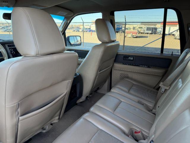 2009 RED /Charcoal Black Cloth Interior Ford Expedition XLT 4WD (1FMFU16509L) with an 5.4L V8 SOHC 16V engine, 6-Speed Automatic transmission, located at 1235 N Woodruff Ave., Idaho Falls, 83401, (208) 523-1053, 43.507172, -112.000488 - At Timberline Auto, finding a great deal on your next vehicle is always easy! Our experienced sales staff's goal is to help find you the right vehicle at the right price! Our knowledgeable finance department has options for almost any credit score. We offer extended service contract options to prote- Photo#44