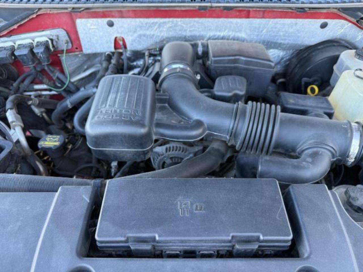 2009 RED /Charcoal Black Cloth Interior Ford Expedition (1FMFU16509L) with an 54L V8 SOHC 16V engine, Automatic transmission, located at 1175 N Woodruff Ave, Idaho Falls, ID, 83401, 43.506901, -111.999657 - At Timberline Auto, finding a great deal on your next vehicle is always easy! Our experienced sales staff's goal is to help find you the right vehicle at the right price! Our knowledgeable finance department has options for almost any credit score. We offer extended service contract options to prote - Photo#45